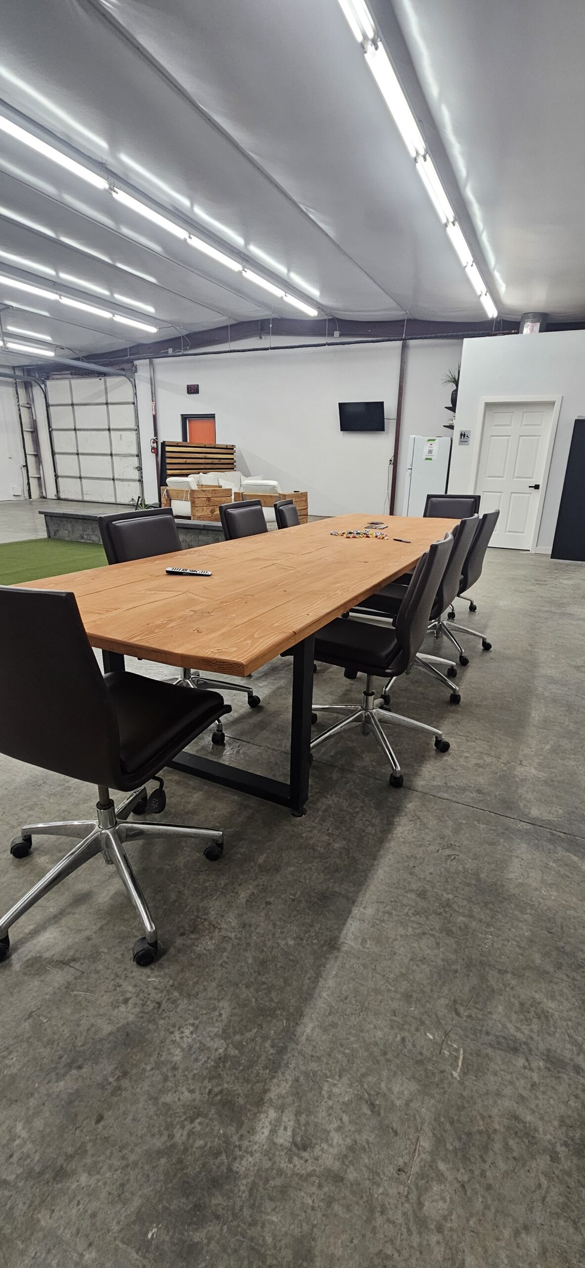 Base Yards lounge